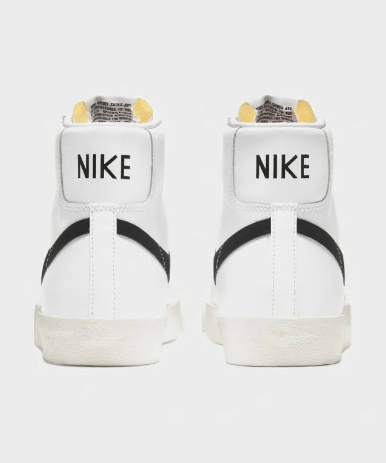 Online Nike Blazer Mid '77 in Vintage White + Black Blue
